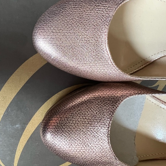 New Enzo Angiolini Rose Gold platforms size 7 - Picture 6 of 8